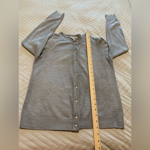 Mercer Street Studio Heather Gray Pearl Button Up‎ Sweater Cardigan M Minimalist - Picture 7 of 8